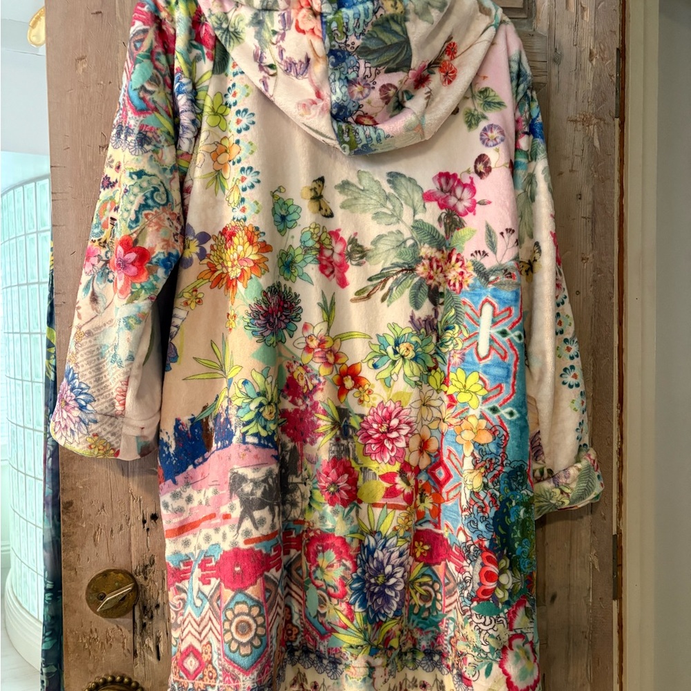 Johnny Was Vibrant Floral Hooded Coat size large,zip front, hooded with pockets - Picture 8 of 11